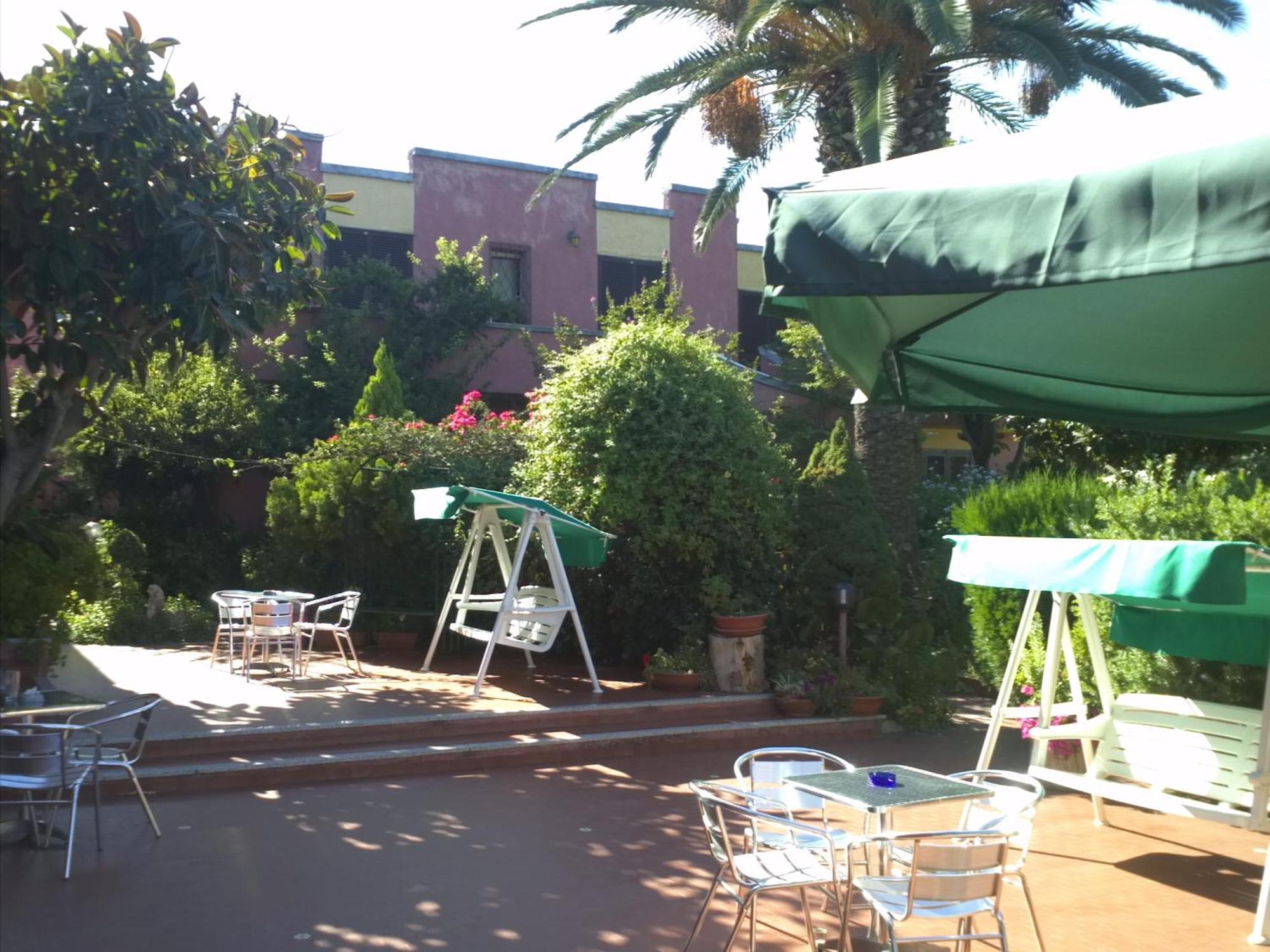 אולביה Hotel Abbaruja מראה חיצוני תמונה