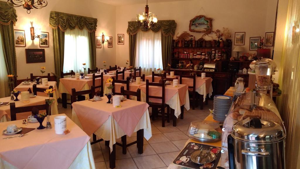 אולביה Hotel Abbaruja מראה חיצוני תמונה