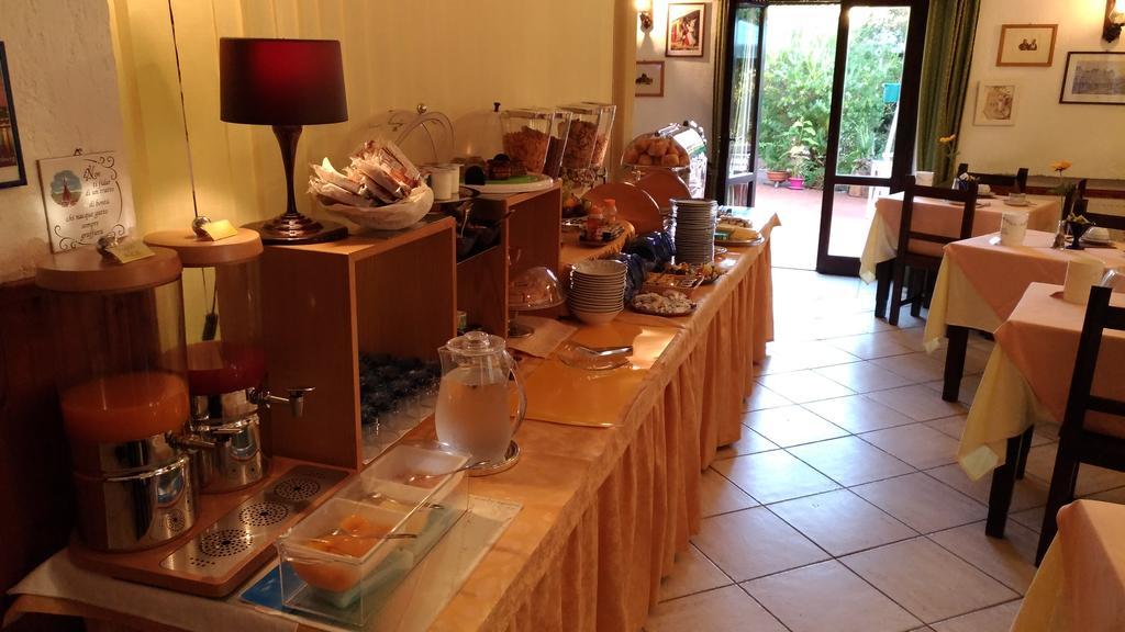 אולביה Hotel Abbaruja מראה חיצוני תמונה