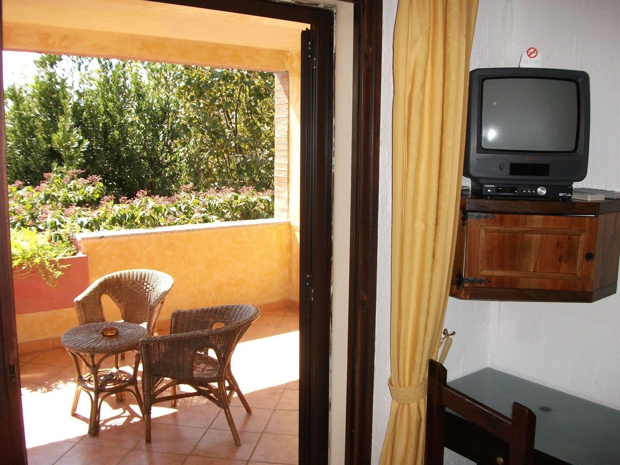 אולביה Hotel Abbaruja מראה חיצוני תמונה