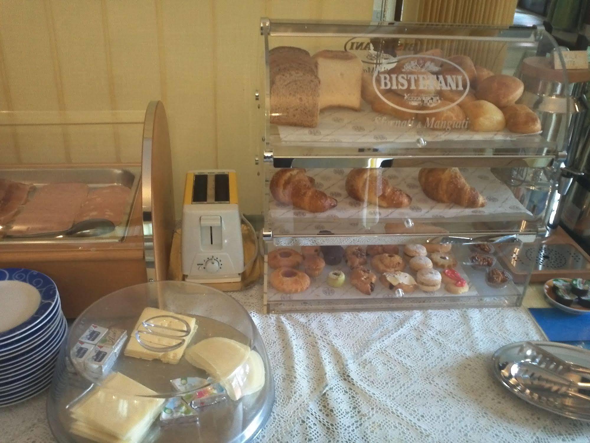 אולביה Hotel Abbaruja מראה חיצוני תמונה