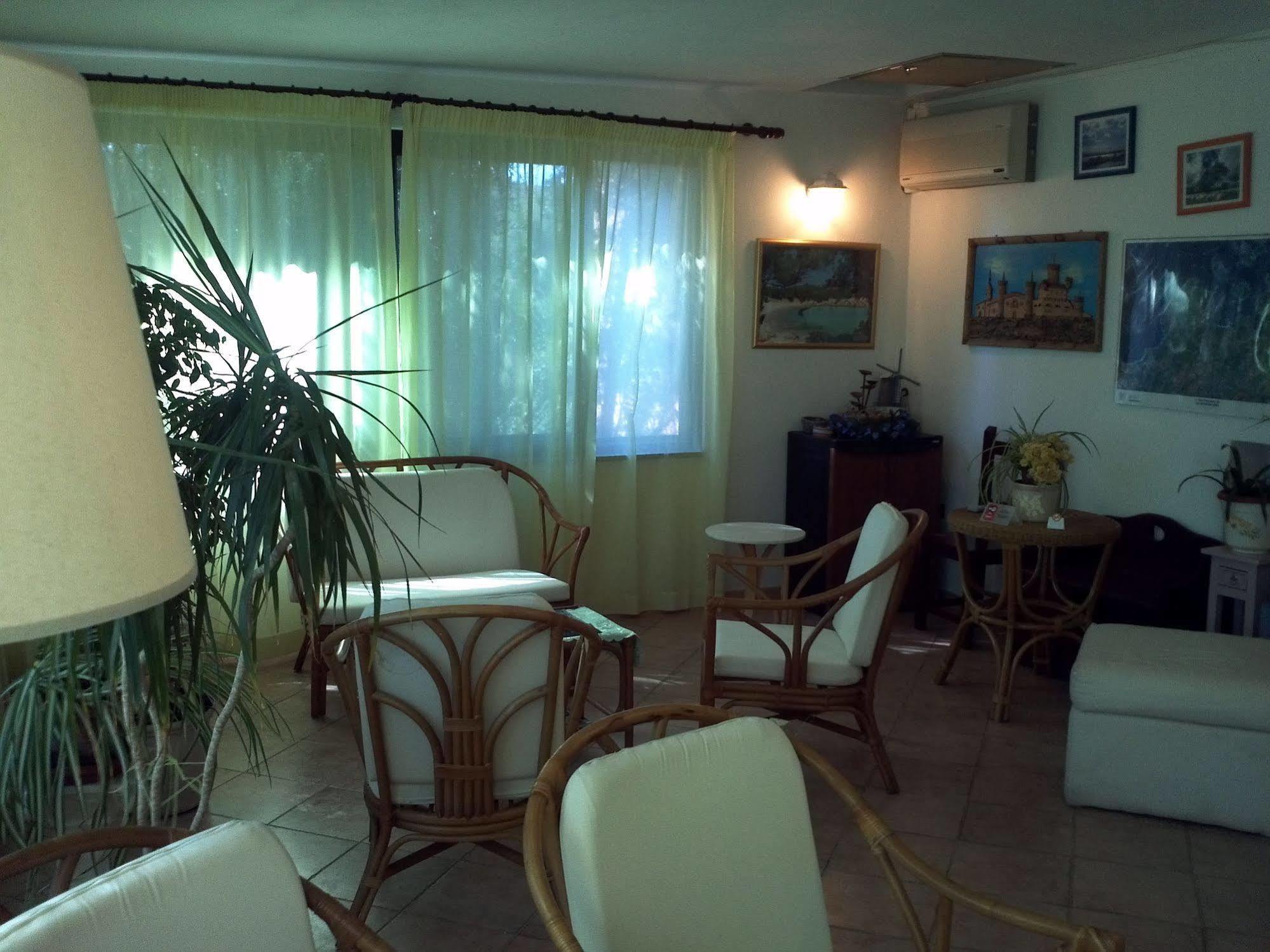 אולביה Hotel Abbaruja מראה חיצוני תמונה