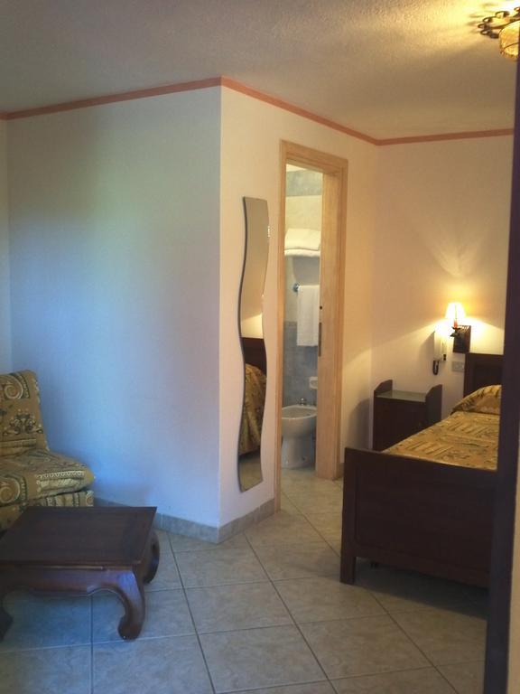 אולביה Hotel Abbaruja מראה חיצוני תמונה